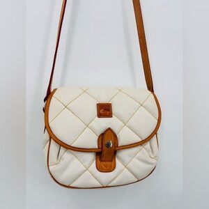 Dooney & Bourke cream quilted crossbody